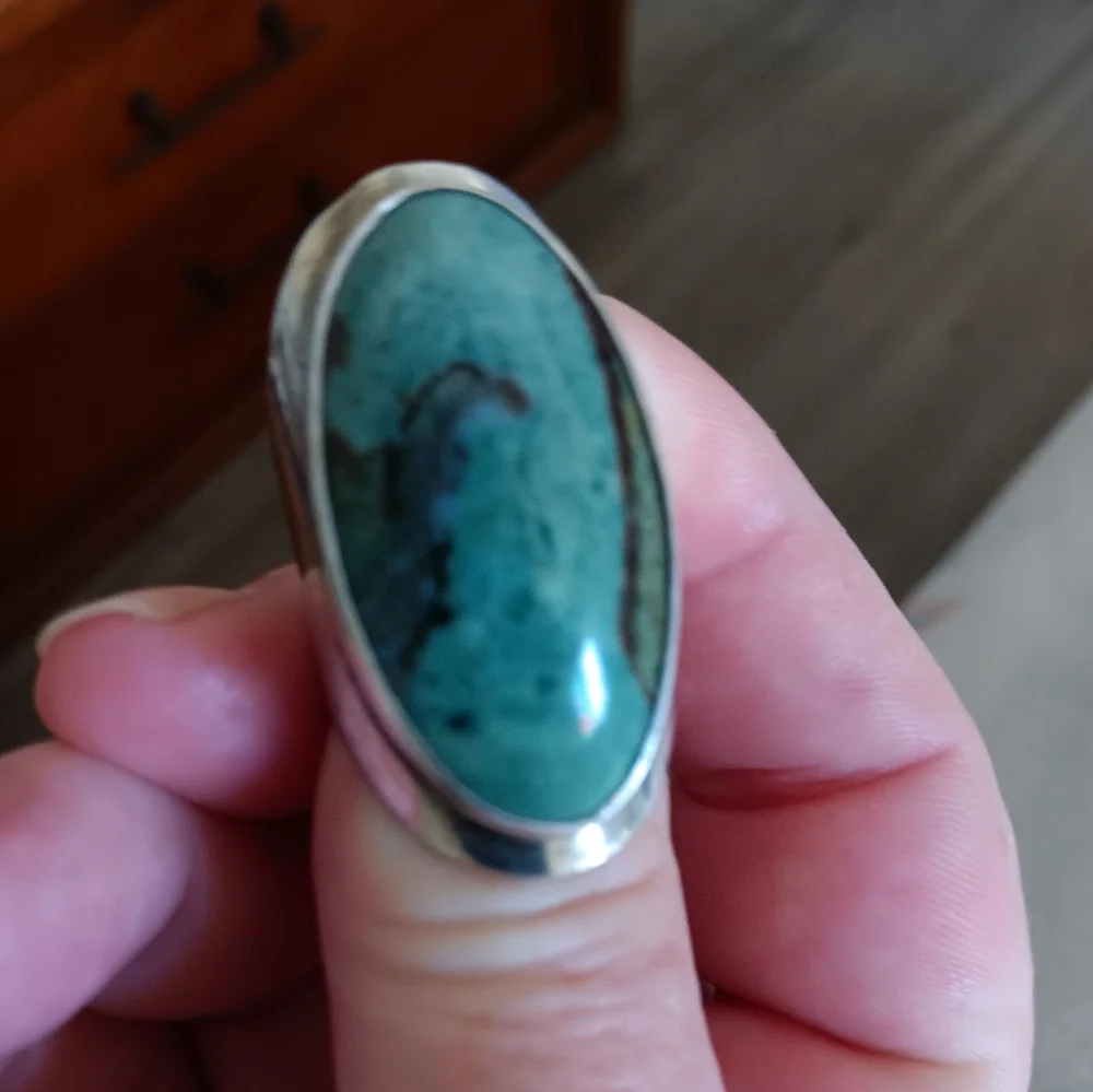Sterling Silver Ring - Picture 3 of 9